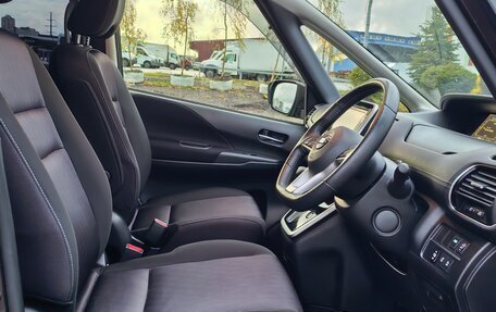 Nissan Serena IV, 2018 год, 1 985 000 рублей, 9 фотография