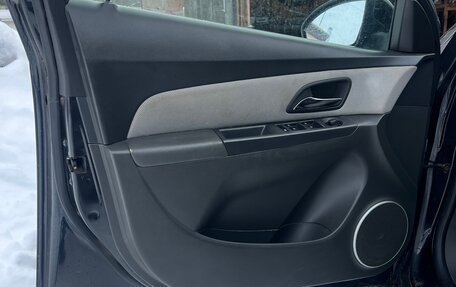 Chevrolet Cruze II, 2010 год, 650 000 рублей, 5 фотография