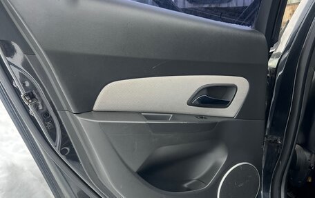 Chevrolet Cruze II, 2010 год, 650 000 рублей, 6 фотография