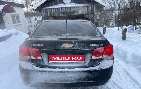 Chevrolet Cruze II, 2010 год, 650 000 рублей, 4 фотография