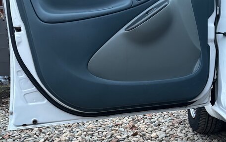 Toyota Vitz, 2001 год, 410 000 рублей, 19 фотография