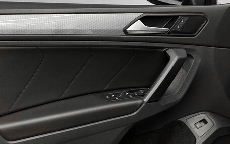 Volkswagen Tiguan II, 2021 год, 3 050 000 рублей, 16 фотография