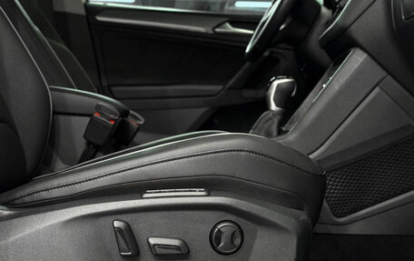 Volkswagen Tiguan II, 2021 год, 3 050 000 рублей, 20 фотография