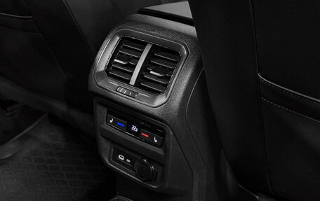 Volkswagen Tiguan II, 2021 год, 3 050 000 рублей, 19 фотография