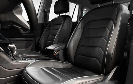 Volkswagen Tiguan II, 2021 год, 3 050 000 рублей, 15 фотография