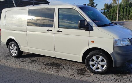 Volkswagen Transporter T5 рестайлинг, 2004 год, 1 300 000 рублей, 1 фотография