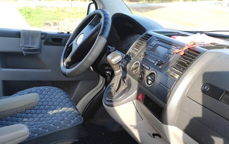 Volkswagen Transporter T5 рестайлинг, 2004 год, 1 300 000 рублей, 4 фотография