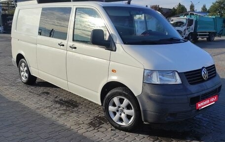 Volkswagen Transporter T5 рестайлинг, 2004 год, 1 300 000 рублей, 2 фотография
