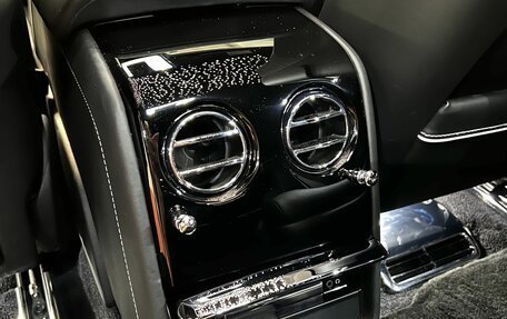 Rolls-Royce Phantom VIII, 2019 год, 46 500 000 рублей, 18 фотография