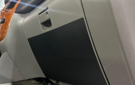 Toyota Land Cruiser 100 рестайлинг 2, 2006 год, 2 680 000 рублей, 10 фотография