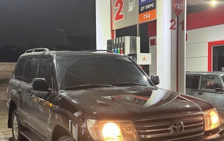 Toyota Land Cruiser 100 рестайлинг 2, 2006 год, 2 680 000 рублей, 5 фотография