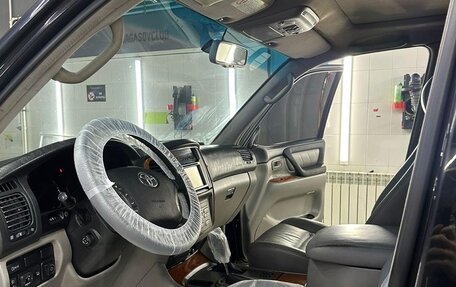 Toyota Land Cruiser 100 рестайлинг 2, 2006 год, 2 680 000 рублей, 6 фотография