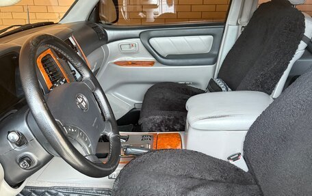 Toyota Land Cruiser 100 рестайлинг 2, 2006 год, 2 680 000 рублей, 18 фотография