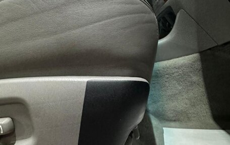 Toyota Land Cruiser 100 рестайлинг 2, 2006 год, 2 680 000 рублей, 14 фотография