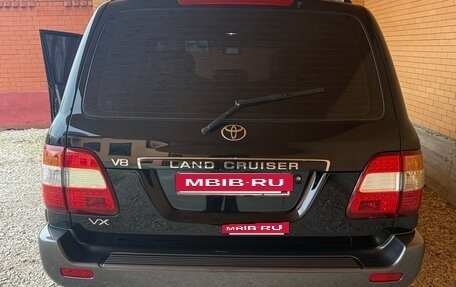 Toyota Land Cruiser 100 рестайлинг 2, 2006 год, 2 680 000 рублей, 3 фотография