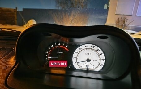 Toyota Ist II, 2002 год, 620 000 рублей, 6 фотография