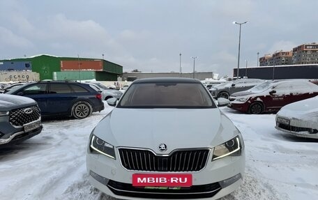 Skoda Superb III рестайлинг, 2019 год, 2 200 000 рублей, 5 фотография