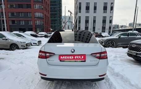 Skoda Superb III рестайлинг, 2019 год, 2 200 000 рублей, 3 фотография