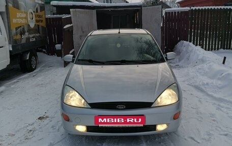 Ford Focus IV, 2001 год, 385 000 рублей, 3 фотография