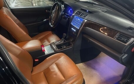 Toyota Camry, 2017 год, 1 850 000 рублей, 4 фотография