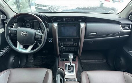 Toyota Fortuner II, 2019 год, 4 550 000 рублей, 9 фотография