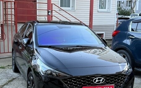 Hyundai Solaris II рестайлинг, 2021 год, 2 200 000 рублей, 1 фотография