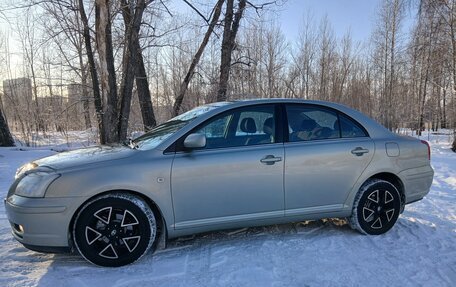 Toyota Avensis III рестайлинг, 2005 год, 780 000 рублей, 1 фотография