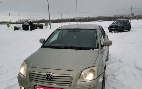 Toyota Avensis III рестайлинг, 2003 год, 700 000 рублей, 1 фотография
