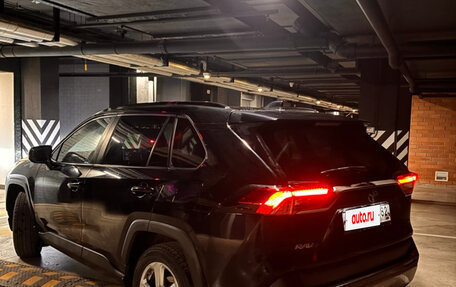 Toyota RAV4, 2019 год, 2 620 000 рублей, 2 фотография