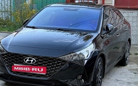 Hyundai Solaris II рестайлинг, 2021 год, 2 200 000 рублей, 3 фотография