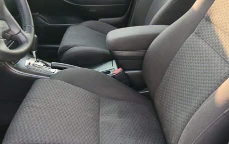 Toyota Avensis III рестайлинг, 2005 год, 780 000 рублей, 29 фотография