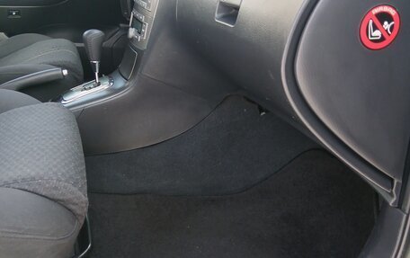 Toyota Avensis III рестайлинг, 2005 год, 780 000 рублей, 24 фотография