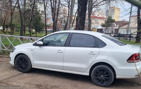 Volkswagen Polo VI (EU Market), 2017 год, 940 000 рублей, 2 фотография