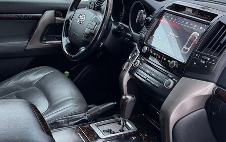 Toyota Land Cruiser 200, 2008 год, 3 300 000 рублей, 18 фотография