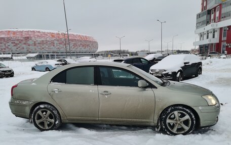 Toyota Avensis III рестайлинг, 2003 год, 700 000 рублей, 2 фотография