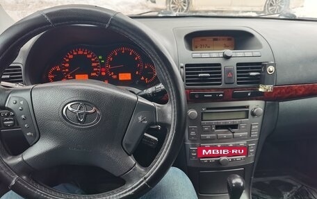 Toyota Avensis III рестайлинг, 2003 год, 700 000 рублей, 11 фотография