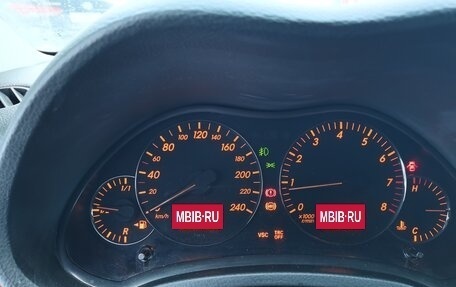 Toyota Avensis III рестайлинг, 2003 год, 700 000 рублей, 12 фотография