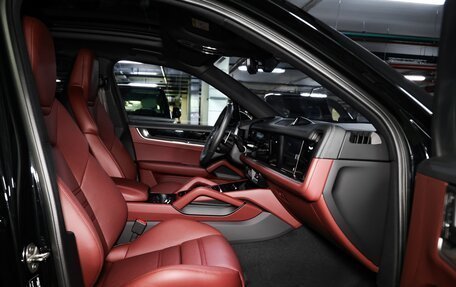 Porsche Cayenne III, 2025 год, 18 600 000 рублей, 28 фотография