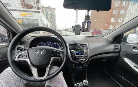 Hyundai Solaris II рестайлинг, 2015 год, 1 100 000 рублей, 11 фотография