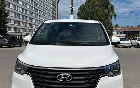 Hyundai H-1 II рестайлинг, 2021 год, 3 050 000 рублей, 5 фотография