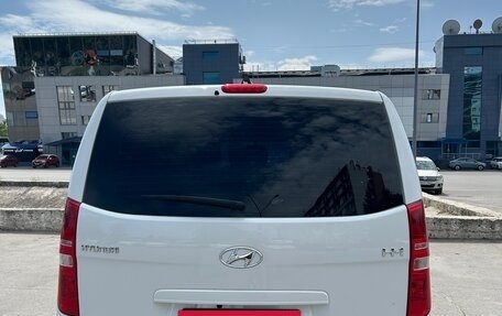 Hyundai H-1 II рестайлинг, 2021 год, 3 050 000 рублей, 2 фотография