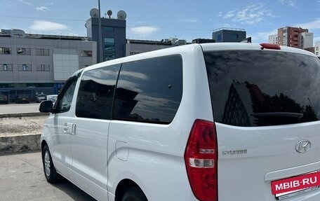 Hyundai H-1 II рестайлинг, 2021 год, 3 050 000 рублей, 6 фотография