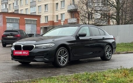 BMW 5 серия, 2021 год, 4 800 000 рублей, 2 фотография