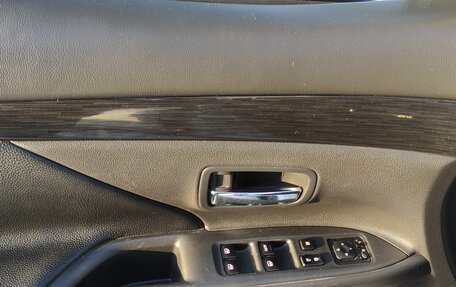 Mitsubishi Outlander III рестайлинг 3, 2016 год, 1 600 000 рублей, 10 фотография