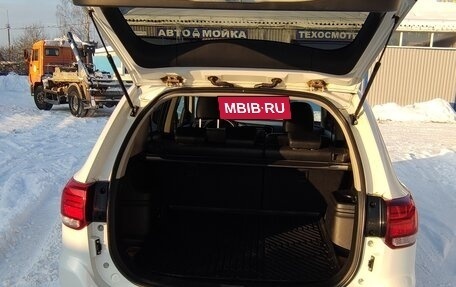 Mitsubishi Outlander III рестайлинг 3, 2016 год, 1 600 000 рублей, 15 фотография