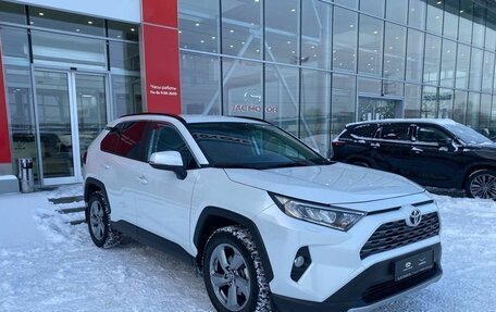 Toyota RAV4, 2022 год, 3 700 000 рублей, 3 фотография