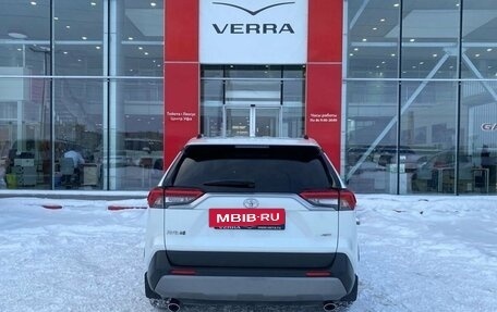 Toyota RAV4, 2022 год, 3 700 000 рублей, 6 фотография