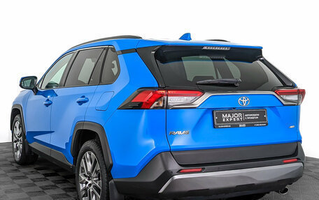 Toyota RAV4, 2021 год, 3 620 000 рублей, 6 фотография