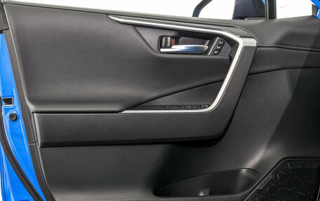 Toyota RAV4, 2021 год, 3 620 000 рублей, 19 фотография