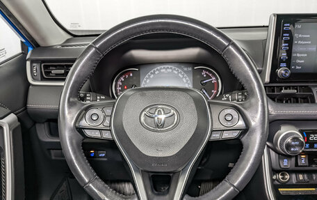 Toyota RAV4, 2021 год, 3 620 000 рублей, 21 фотография